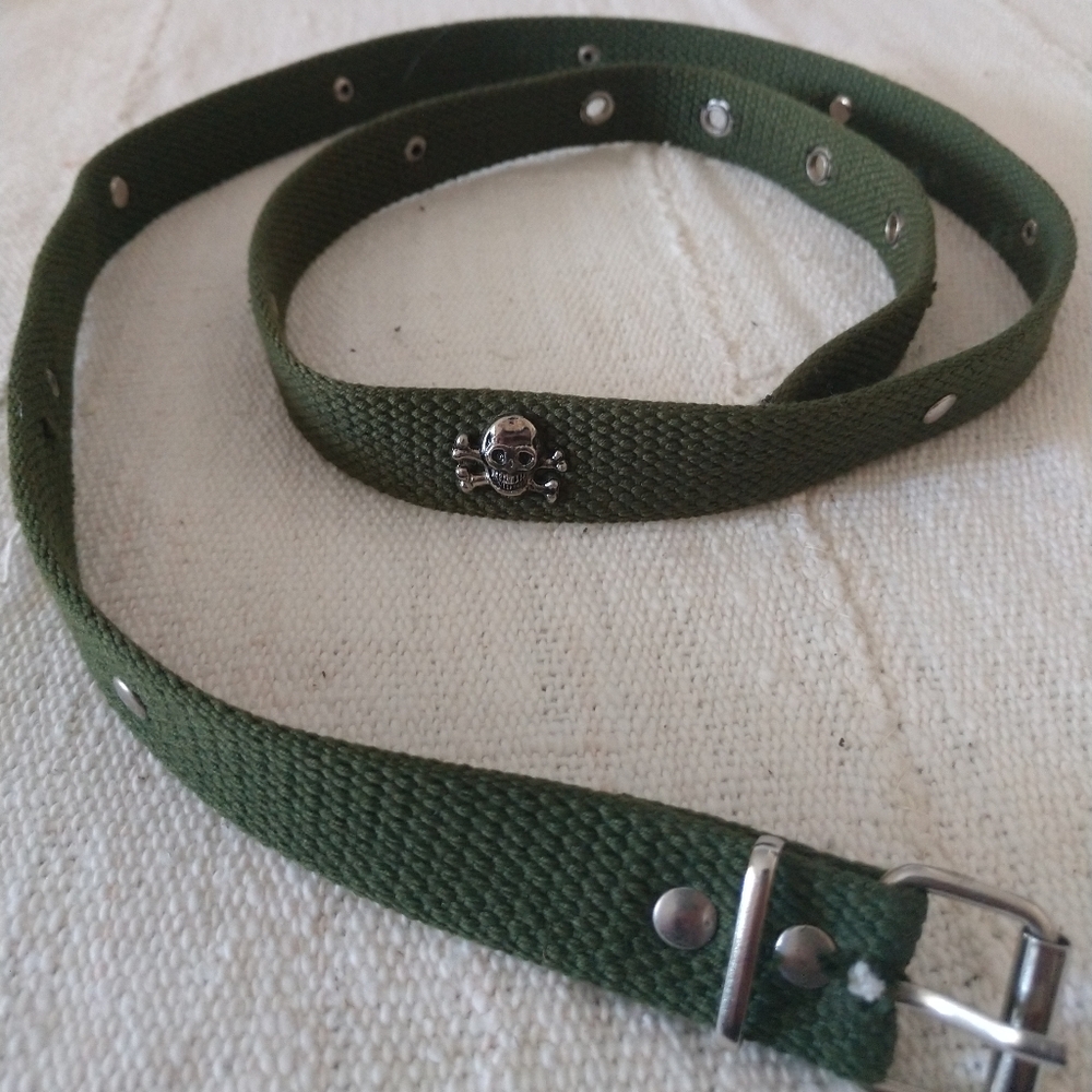 Skull belt